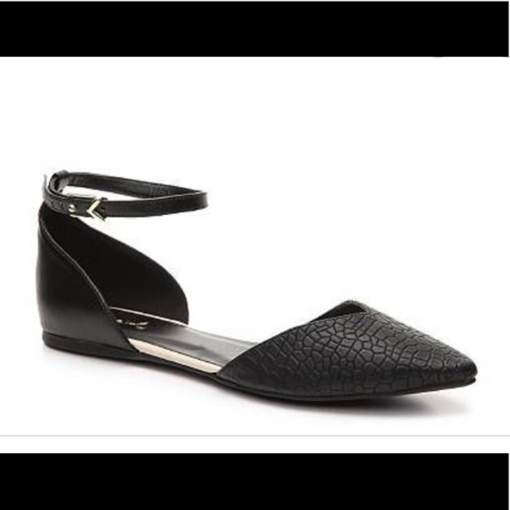 NWT | Qupid Black Crocodile Pointer Flats